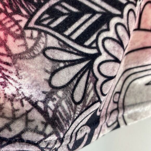 Breckenridge Women's Damask Floral Long Sleeve Tunic Top Red Medium - Picture 5 of 10